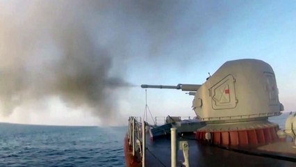 흑해에서 긴장 고조...러 "영국 구축함 향해 경고사격·차단폭격" vs 英 "그런일 없어" / YTN