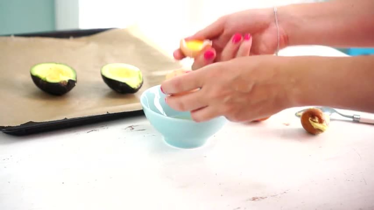 La ricetta per imparare a cucinare le barchette avocado e uova