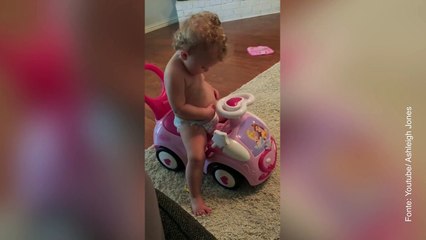 IT_Mama, was ist DAS - Der eigene Bauchnabel überfordert diese kleine Maus komplett