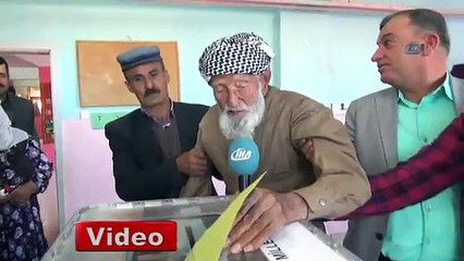 Türkiye'nin en yaşlı seçmeni sandığa gitti