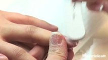 Come rimuovere la french manicure, la parola all'esperto - video