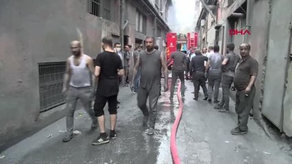 BAYRAMPAŞA'DA İŞ YERİNDE PATLAMA SONRASI YANGIN