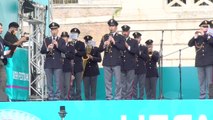 Europei, la fanfara della polizia alla fan zone di Roma