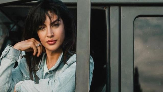 Mezar yeri alanlara sitem eden Tuğba Ekinci, hemen ardından bikinili pozunu paylaştı