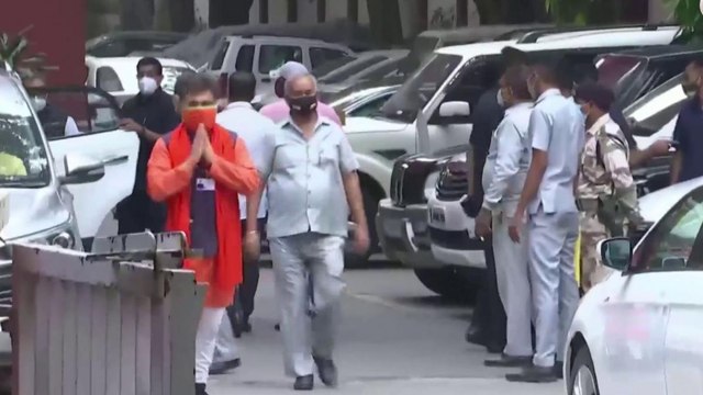 Leaders leaving from J&K house to reach PM's residence