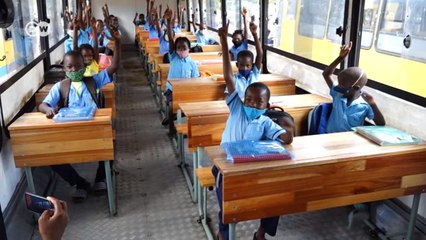 Mozambique after three cyclones: Buses transformed into classrooms