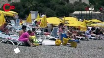 Antalya’da termometreler 43’ü gösterdi, sahiller doldu taştı