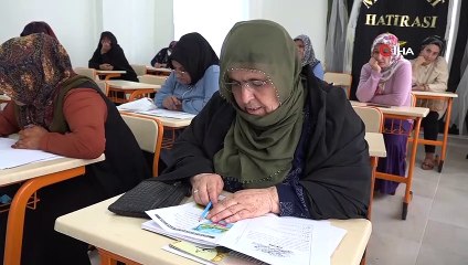 75 yaşında okuma yazma öğrenerek sertifika aldı