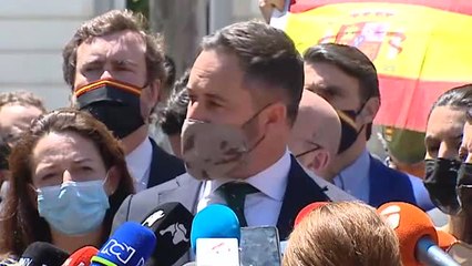 Vox recurre los indultos y pide la ilegalización de los partidos responsables