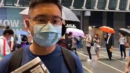 Filas pela última edição do Apple Daily