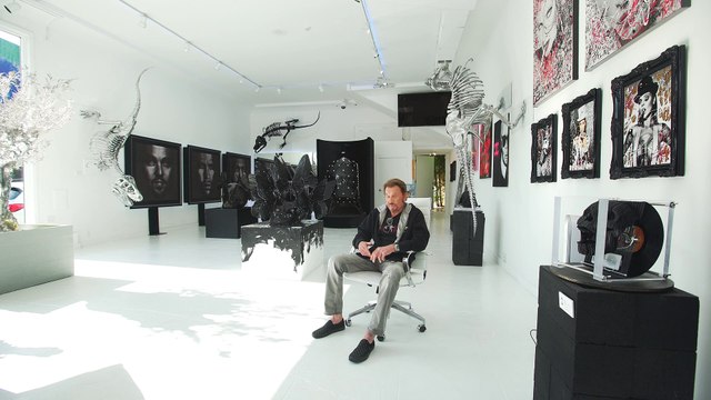 AVANT-PREMIERE: Découvrez les premières images du documentaire sur Christian Audigier, avec la participation de Johnny Hallyday, qui sort lundi sur plusieurs plateformes - VIDEO