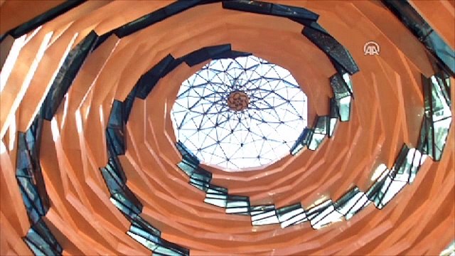 Marmara Üniversitesi İlahiyat Fakültesi Camisi ibadete açıldı