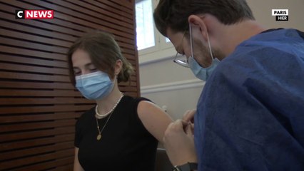 Covid-19 : les adolescents pourront se faire vacciner seul
