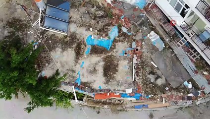 3 katlı binanın en alt katındaki daireyi kiralayıp, kaçak kazıyla yeraltı şehri buldular