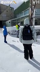 Cet enfant va détester la neige pour le restant de sa vie