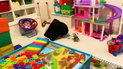 Ryan Emma And Kate Want To Be Strong Around The House!!