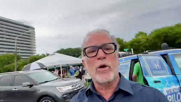 Prédio residencial desaba em Miami Beach e deixa vários feridos