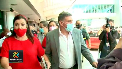 td7-suarez-llego-al-pais-este-jueves-240621