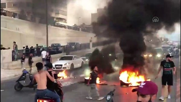 BEYRUT - Lübnan'da hayat pahalılığı ve doların yükselişi protesto edildi