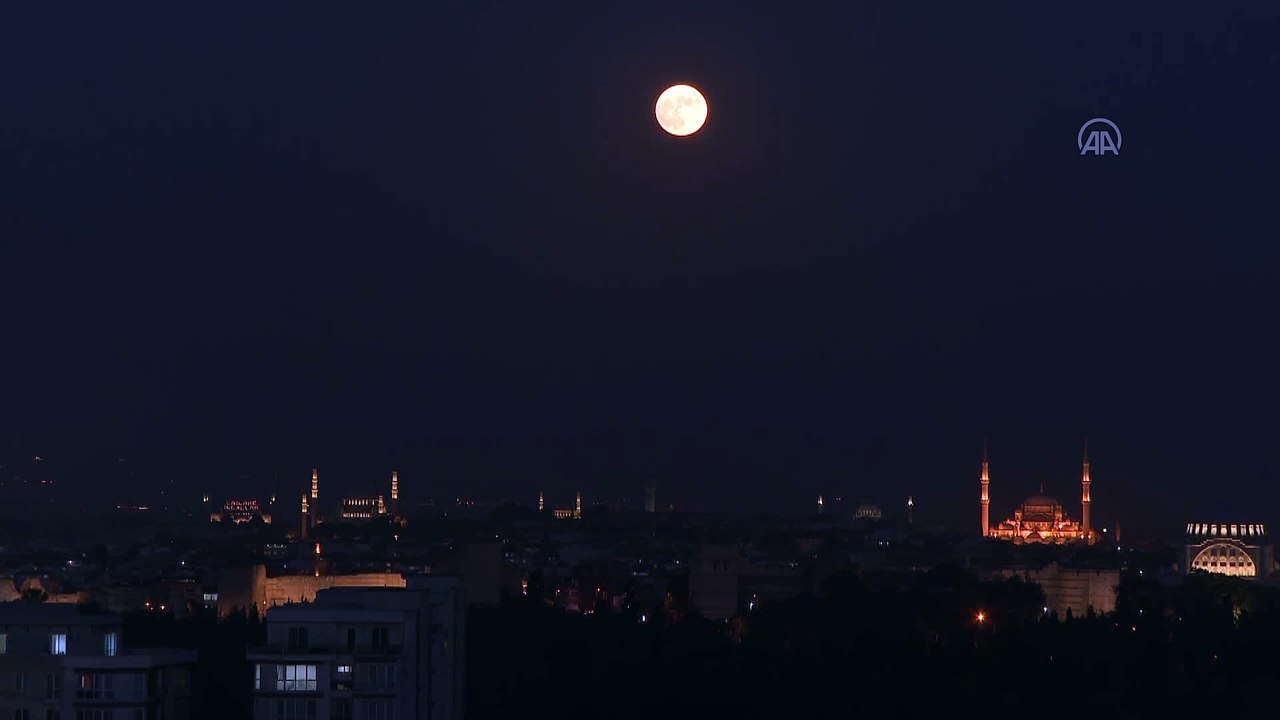 İstanbul'da dolunay