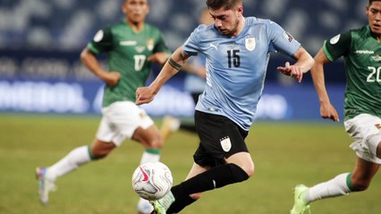 Uruguai vence a Bolívia por 2 a 0 e avança de fase