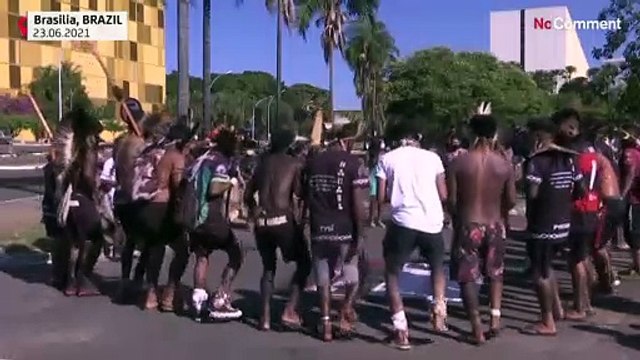 شاهد: السكان الأصليون في البرازيل يحتجون على مشروع قانون ملكية الأراضي