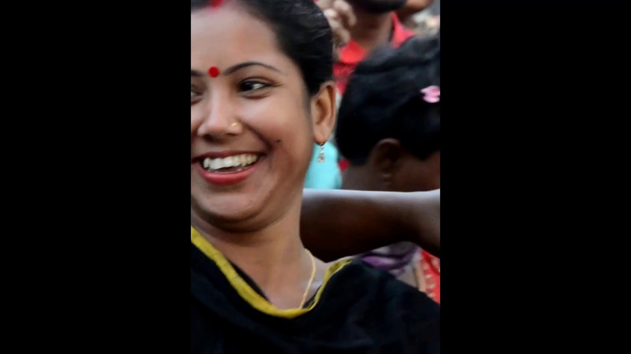 গ্রামের মেয়েদের নগর ভ্রমণ নিত্য। WOMEN DANCE 2021  || RK Studio ||