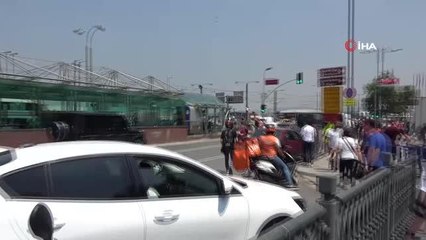 Son dakika: Eminönü'nde kaza sonrası yaşanan kavga kamerada