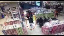 Son dakika: MAĞAZALARDA YANKESİCİLİK YAPAN KADINLAR KAMERADA