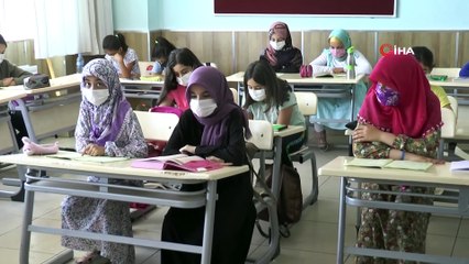 Okuma yazma bilmeyen engelli babanın azmi ile 3 çocuğu hafız oldu