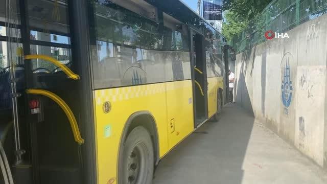 Son dakika haber: İstanbul'da feci kaza: İETT otobüsüyle çarpışan taksi direğe çarptı