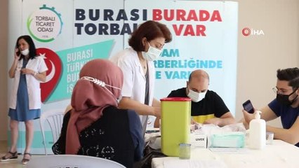 Torbalı'da binlerce fabrika çalışanı aşılandı