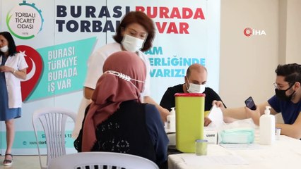 Torbalı'da binlerce fabrika çalışanı aşılandı