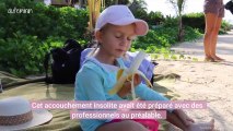 Cette maman filme son accouchement naturel dans la Mer des Caraïbes