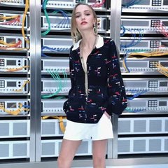 下载视频: Lily-Rose Depp : ses plus jolis looks