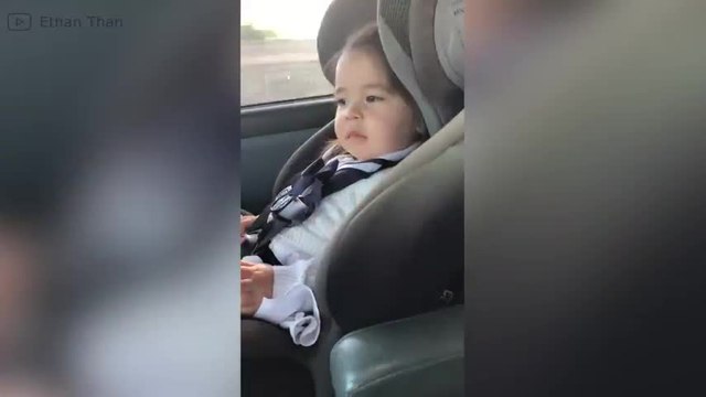 Cette petite a le rythme dans la peau