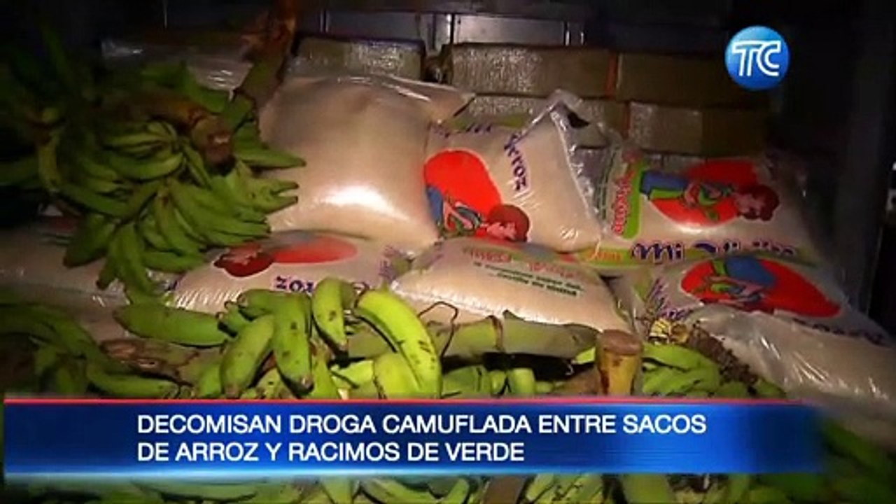 Guardan droga entre sacos de arroz y racimos de verde