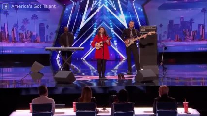 FR_170607-06-deaf-singer-at-agt-bigsc