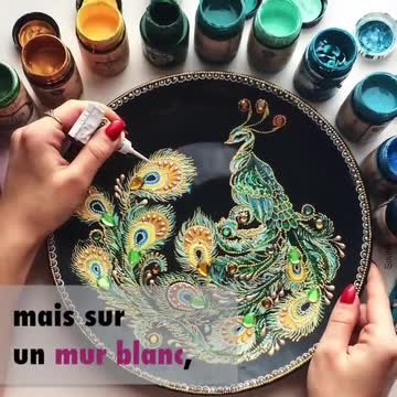Elle transforme des assiettes en véritables oeuvres d'art