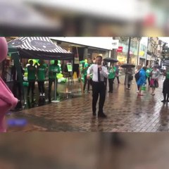 Un battle de danse entre un policier et un cochon