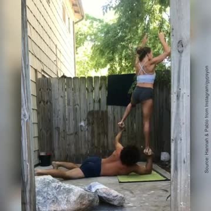 Quand ce couple fait du yoga, le résultat est magique