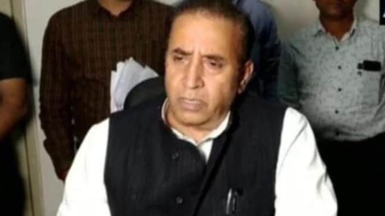 ED questions Anil Deshmukh's personal secretary in money laundering case