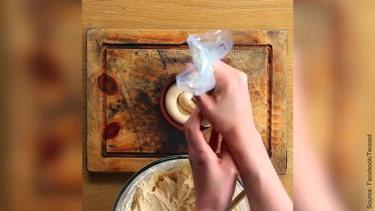 FR_161215-09-peanut-butter-cheesecake-cups