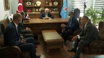 İSTANBUL - Ulaştırma ve Altyapı Bakanı Karaismailoğlu, Denizciler Sendikası'nı ziyaret etti