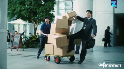 Un patron japonais battu par une jeune employée !