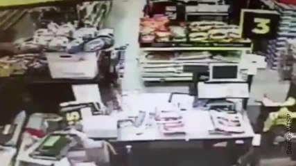 Regardez cette maman sauver sa fille d'un kidnappeur