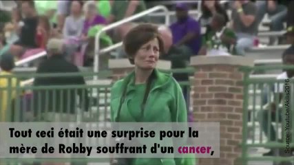 Une belle surprise attend ce petit garçon