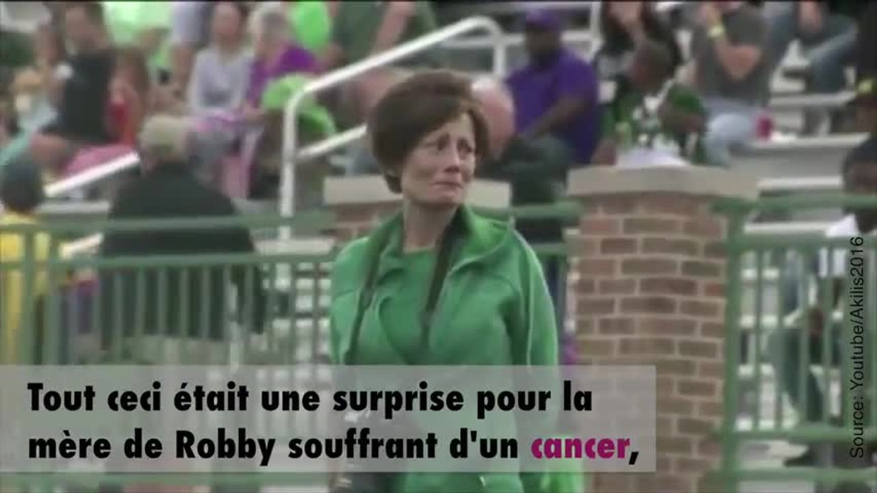 Une belle surprise attend ce petit garçon