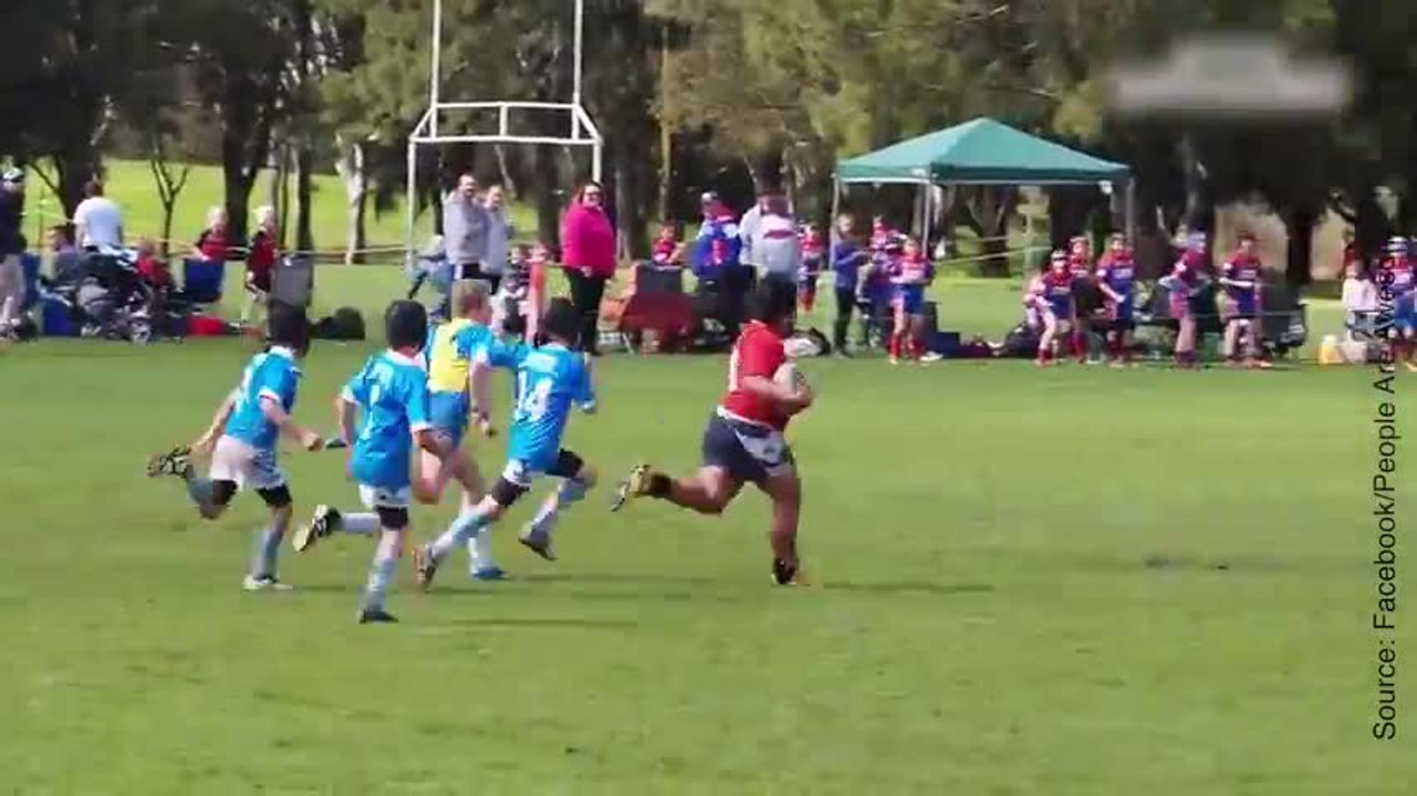 Un enfant super doué au rugby
