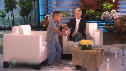 Un enfant interprète Cake By The Ocean chez Ellen